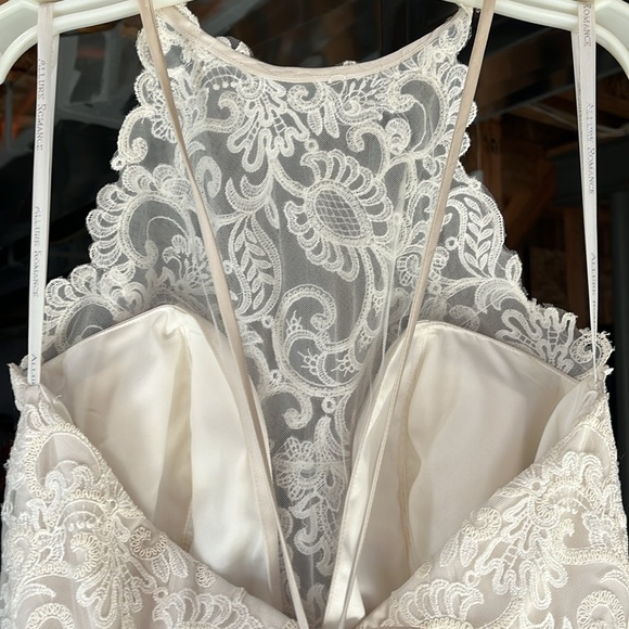 Allure Romance wedding dress - Picture 4 of 8